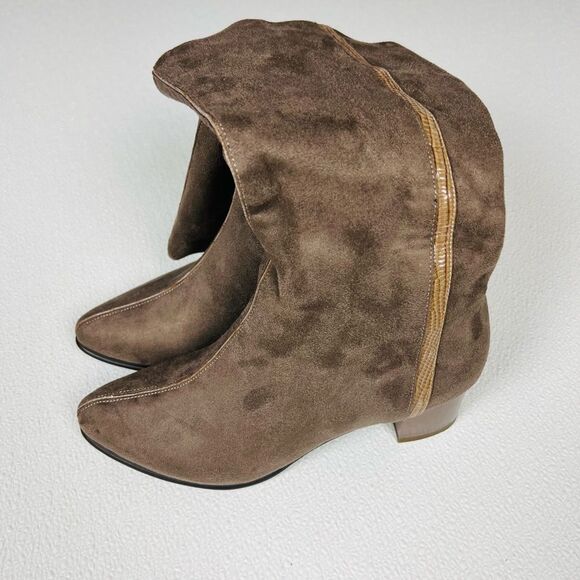 J & Elizabeth Brown Suede Short Heels Boots Size 6 New In Box - Picture 7 of 12